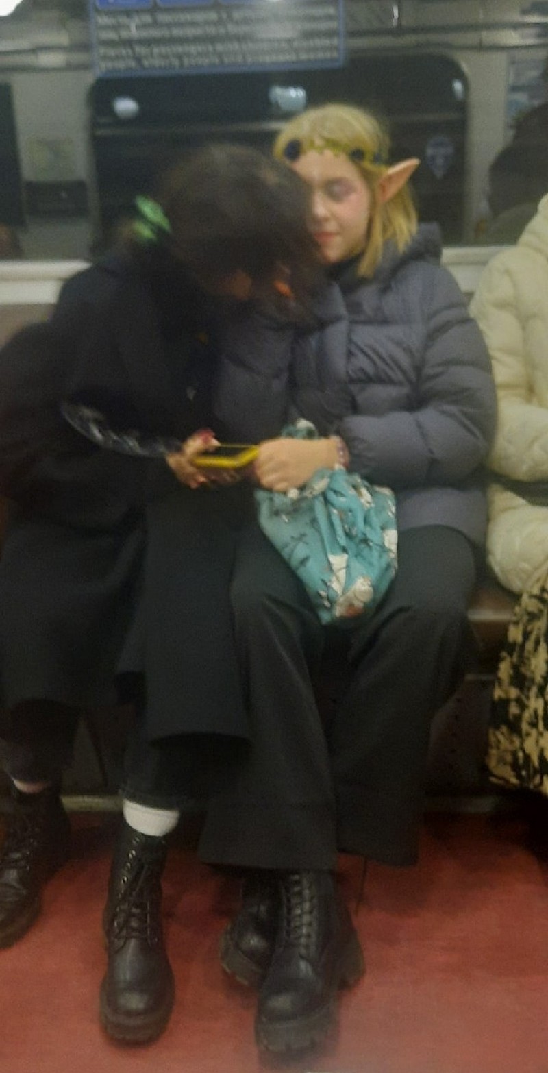Strange People In The Subway (20 pics)