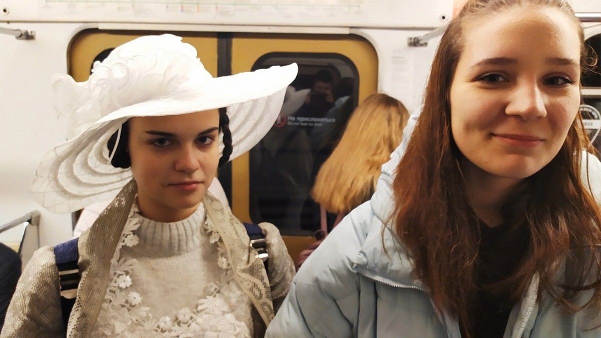Strange People In The Subway (20 pics)