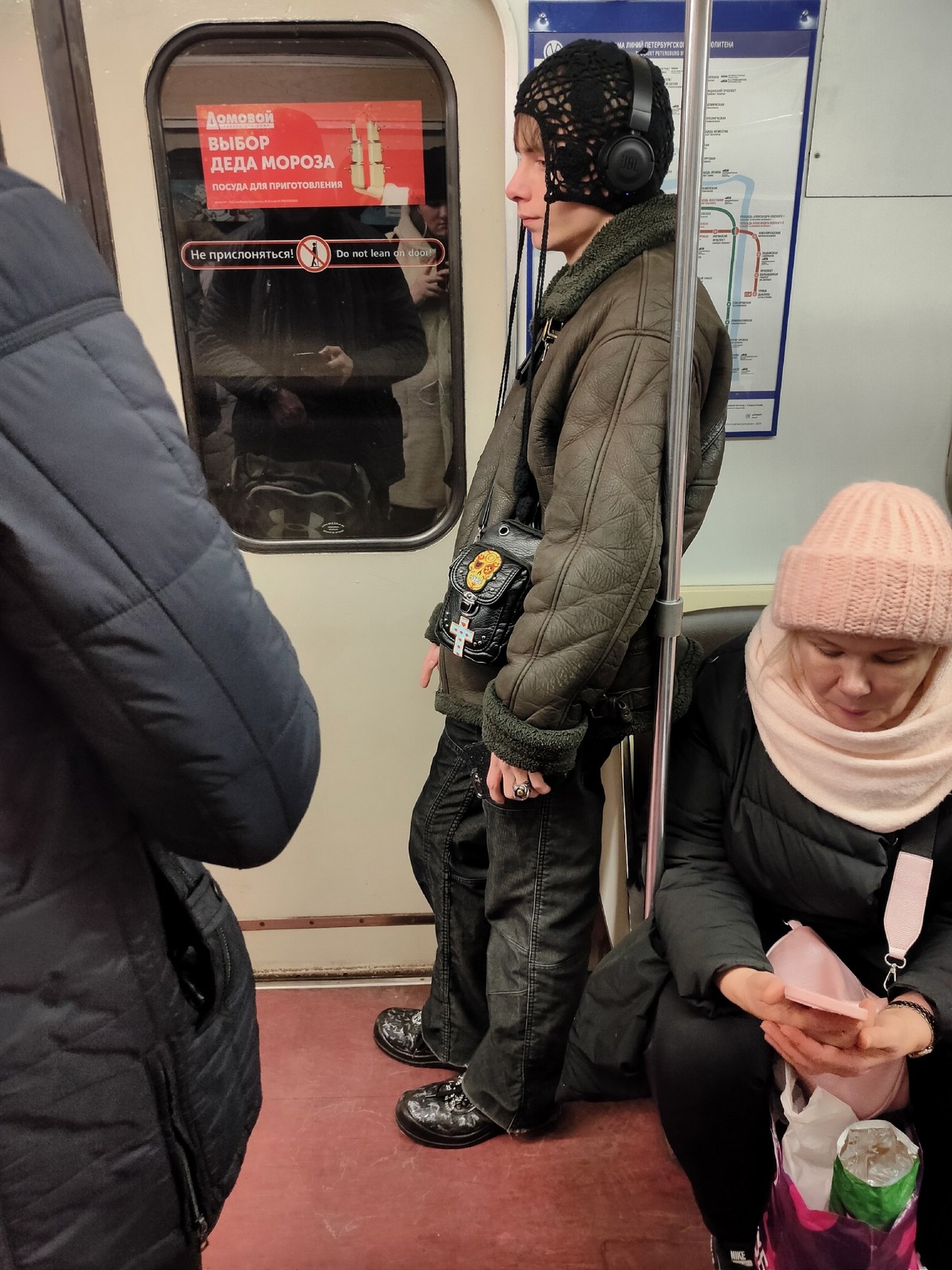 Strange People In The Subway (20 pics)
