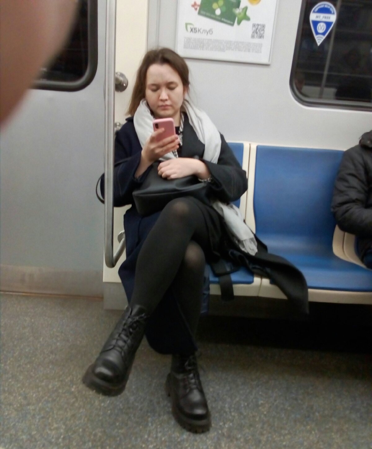 Strange People In The Subway (20 pics)