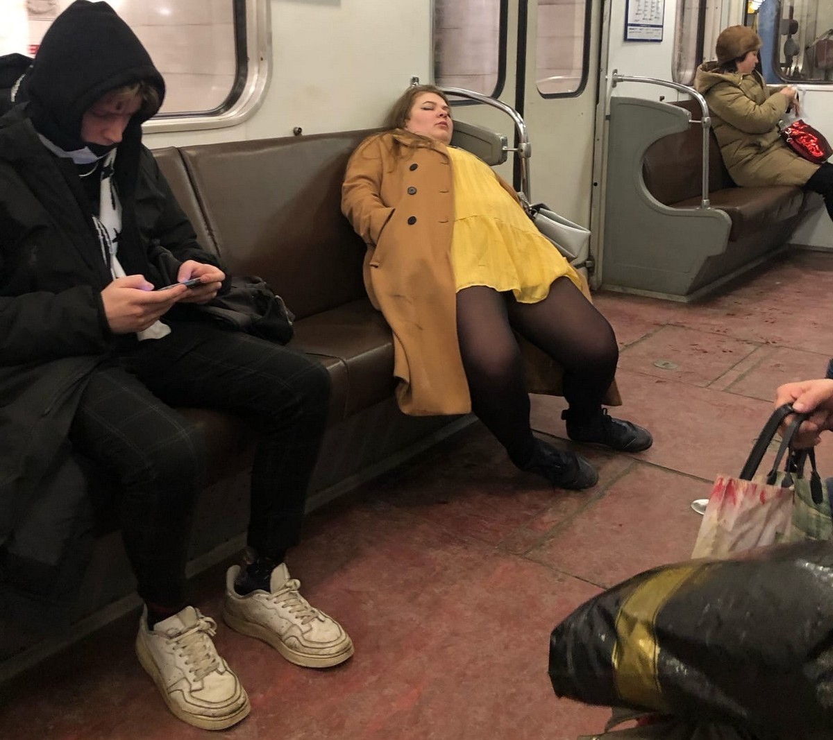 Strange People In The Subway (20 pics)