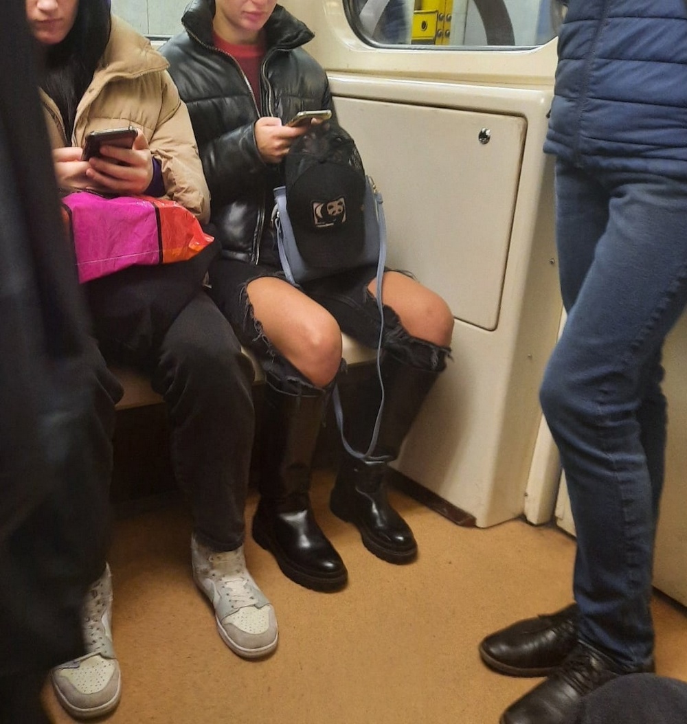 Strange People In The Subway (20 pics)
