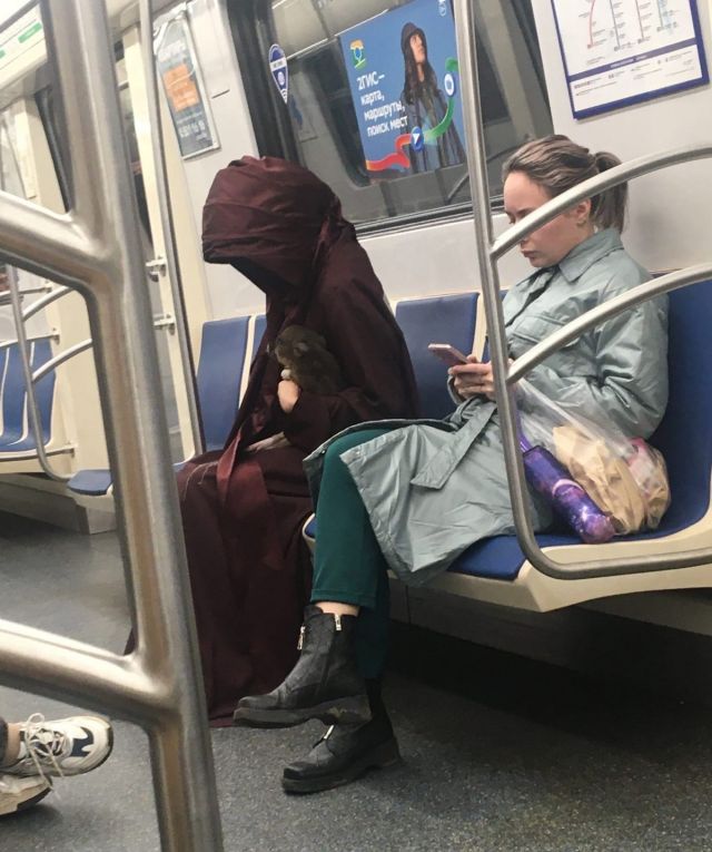 Strange People In The Subway (20 pics)