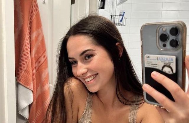 Selfie Girls (35 pics)