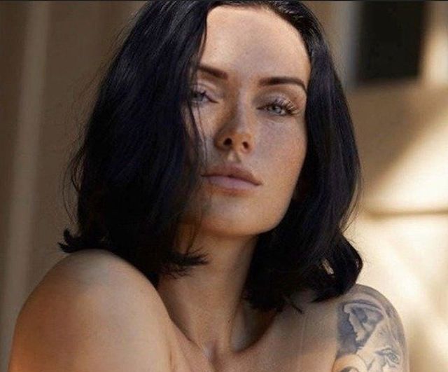 Braless Girls (39 pics)
