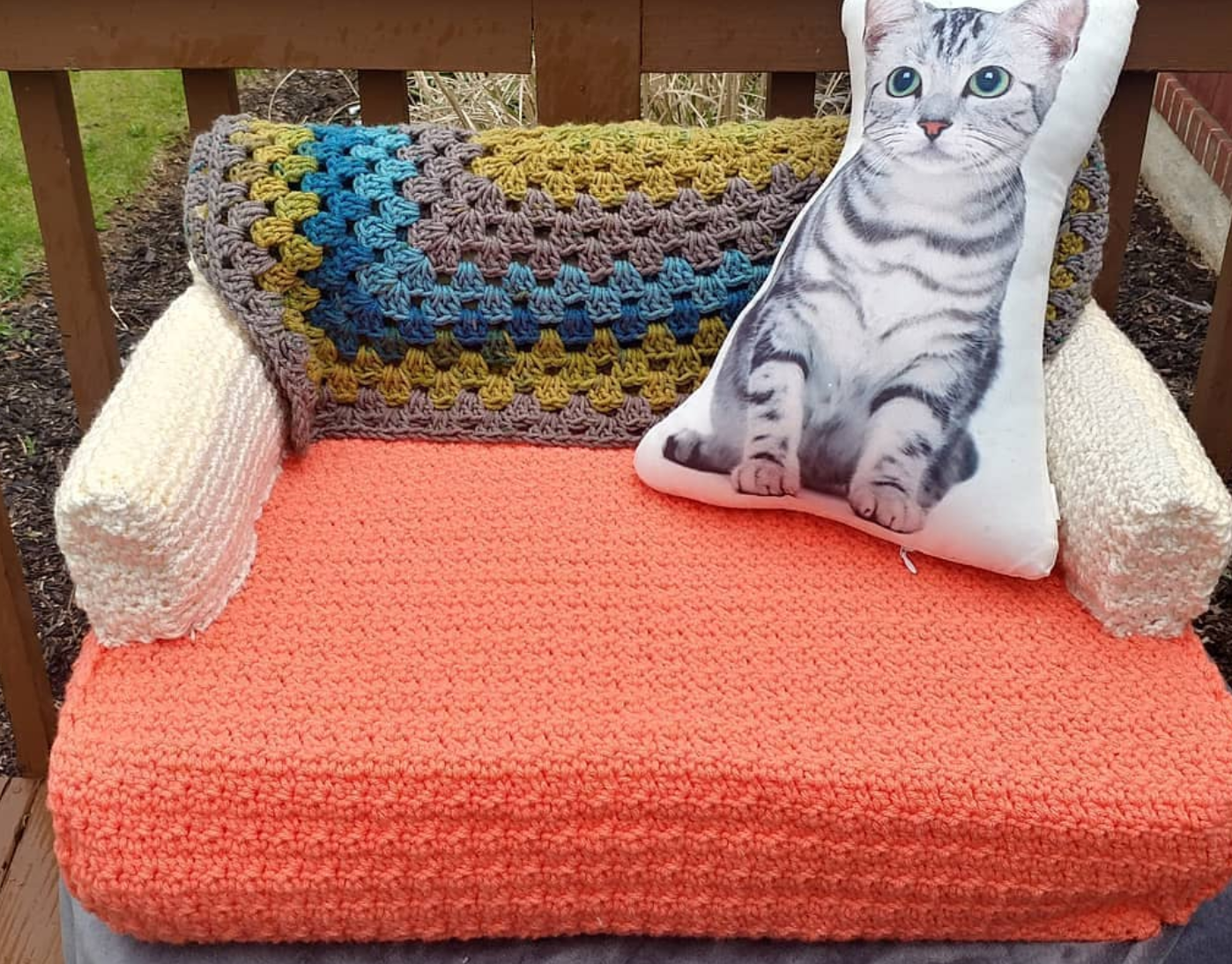 Homemade Sofas For Cats (19 pics)