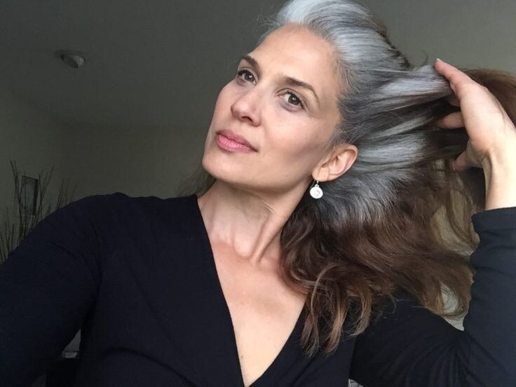 Beautiful Gray Hair (20 pics)