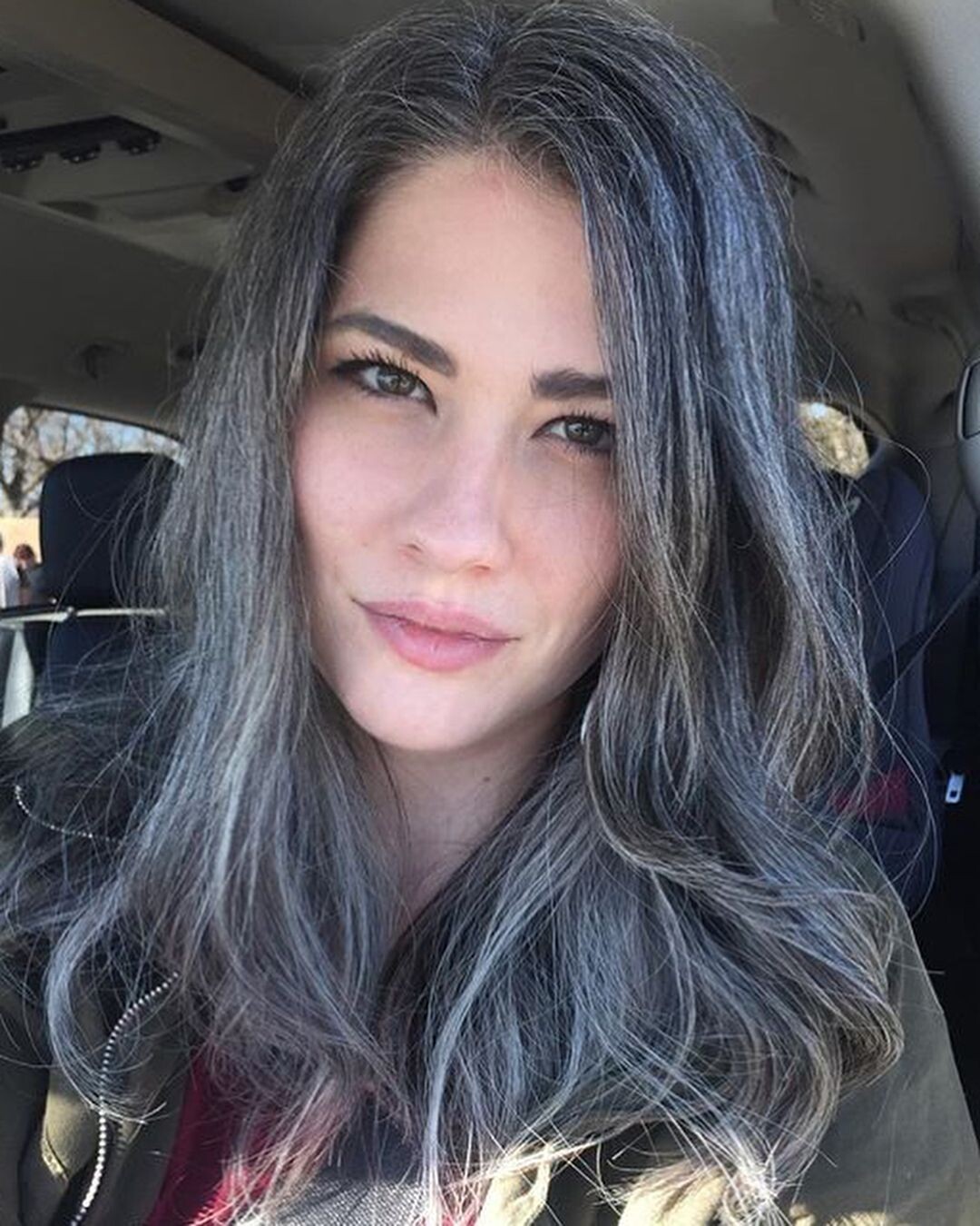 Beautiful Gray Hair (20 pics)