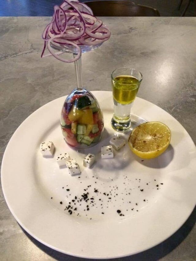 Odd Food Serving (21 pics)