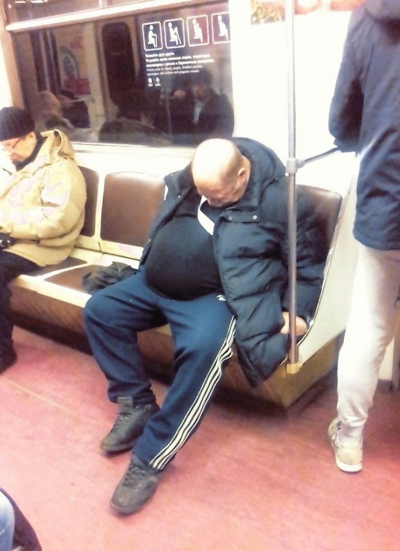 Strange People In The Subway (18 pics)