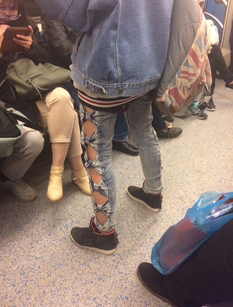 Strange People In The Subway (18 pics)