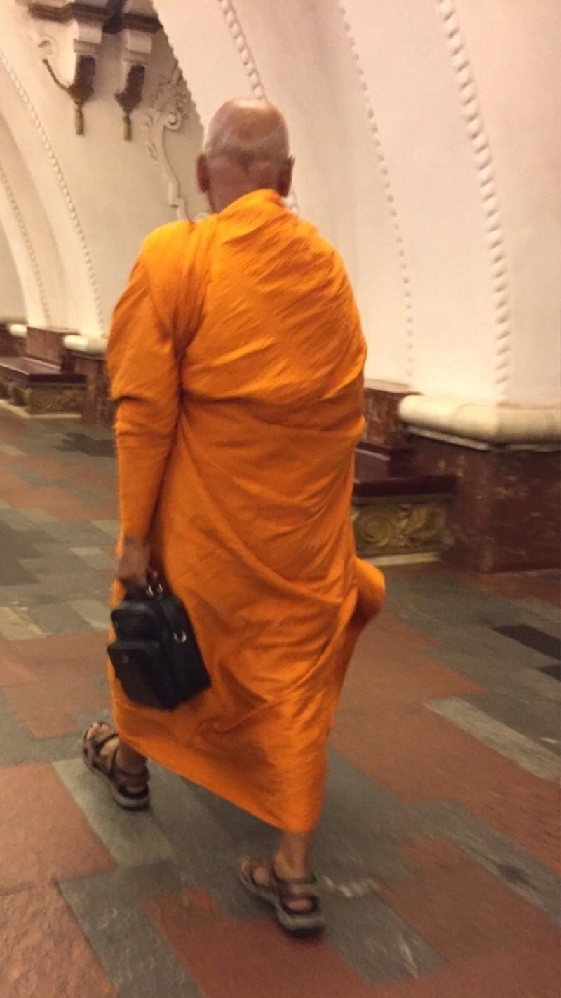 Strange People In The Subway (18 pics)