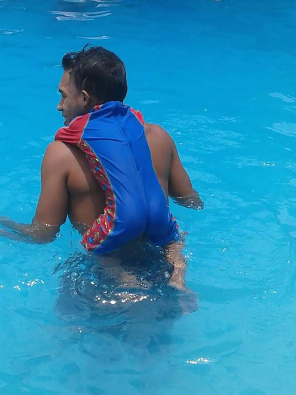 Perfect Disguise (21 pics)