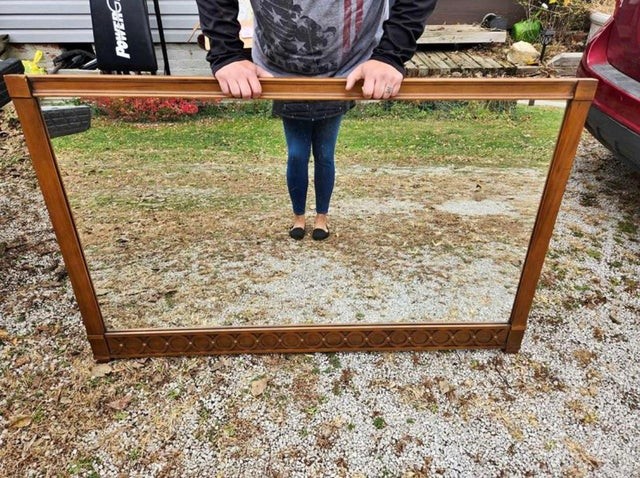 People Try To Sell Mirrors (15 pics)