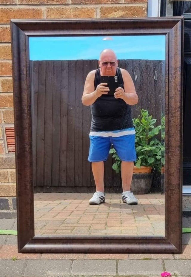 People Try To Sell Mirrors (15 pics)