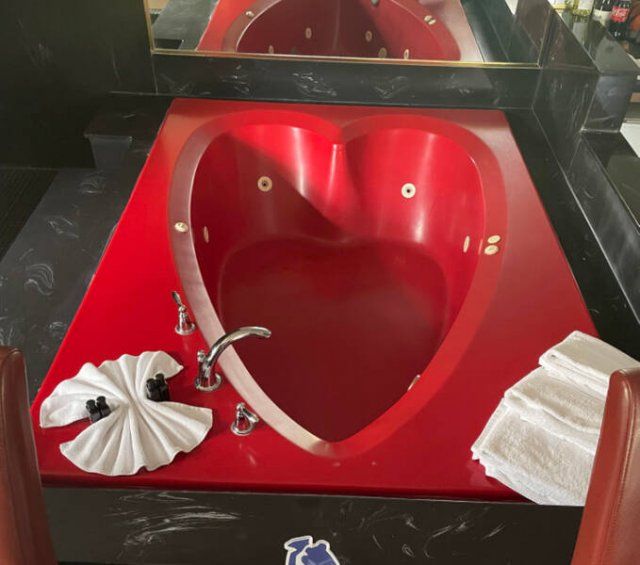 Interesting Finds In Hotels (18 pics)