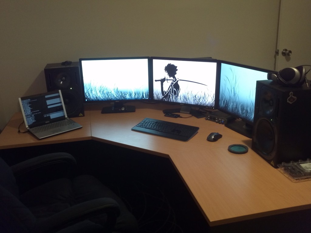 Perfect Places For Computers (20 pics)