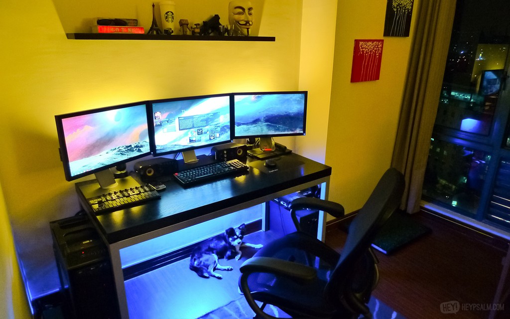 Perfect Places For Computers (20 pics)