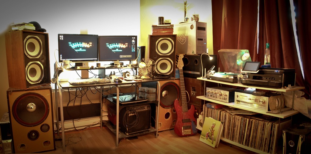 Perfect Places For Computers (20 pics)