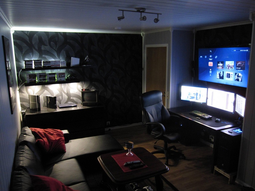 Perfect Places For Computers (20 pics)