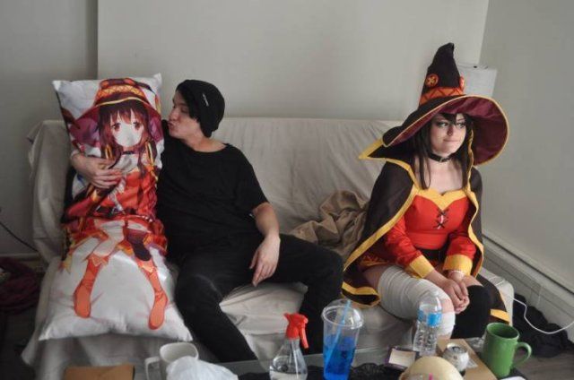 What Is Going On Here? (54 pics)