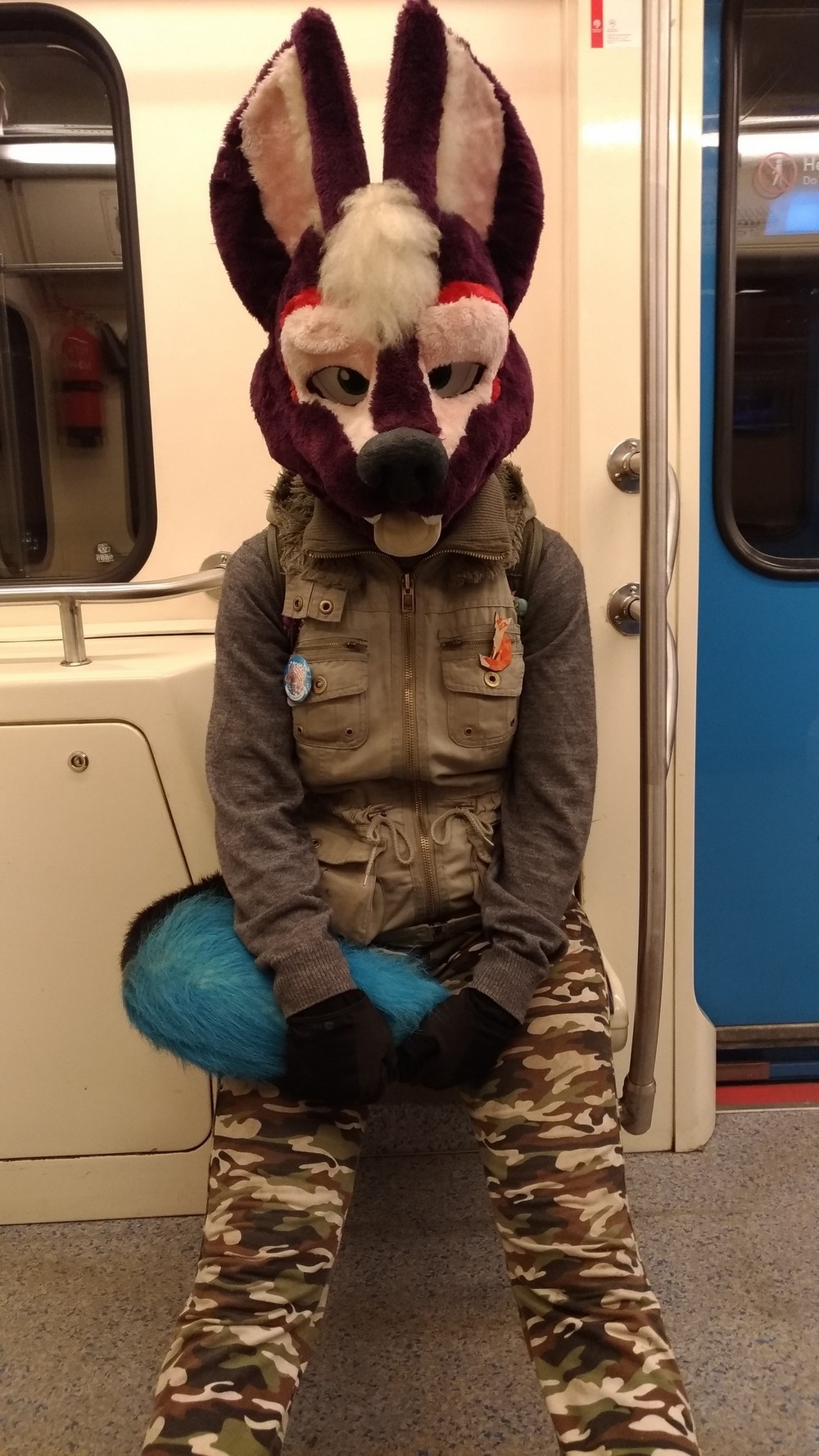 Strange People In The Subway (19 pics)