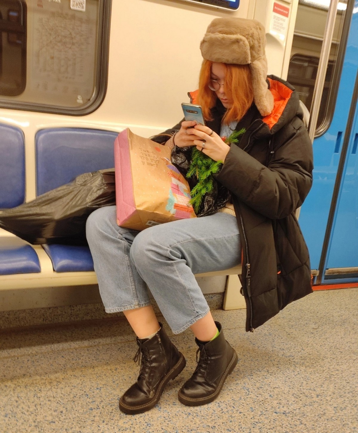 Strange People In The Subway (19 pics)