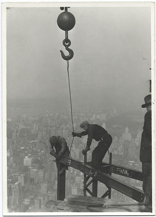 Photos From The Construction Of The Empire State Building (30 pics)