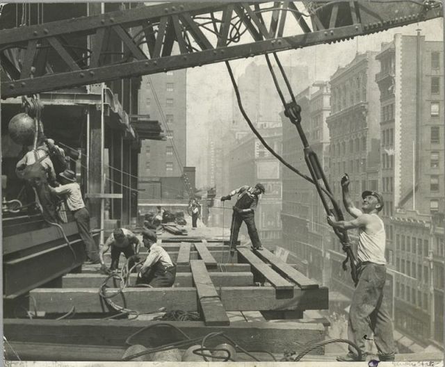 Photos From The Construction Of The Empire State Building (30 pics)
