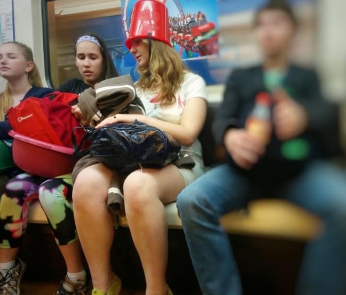 Strange People In The Subway (21 pics)