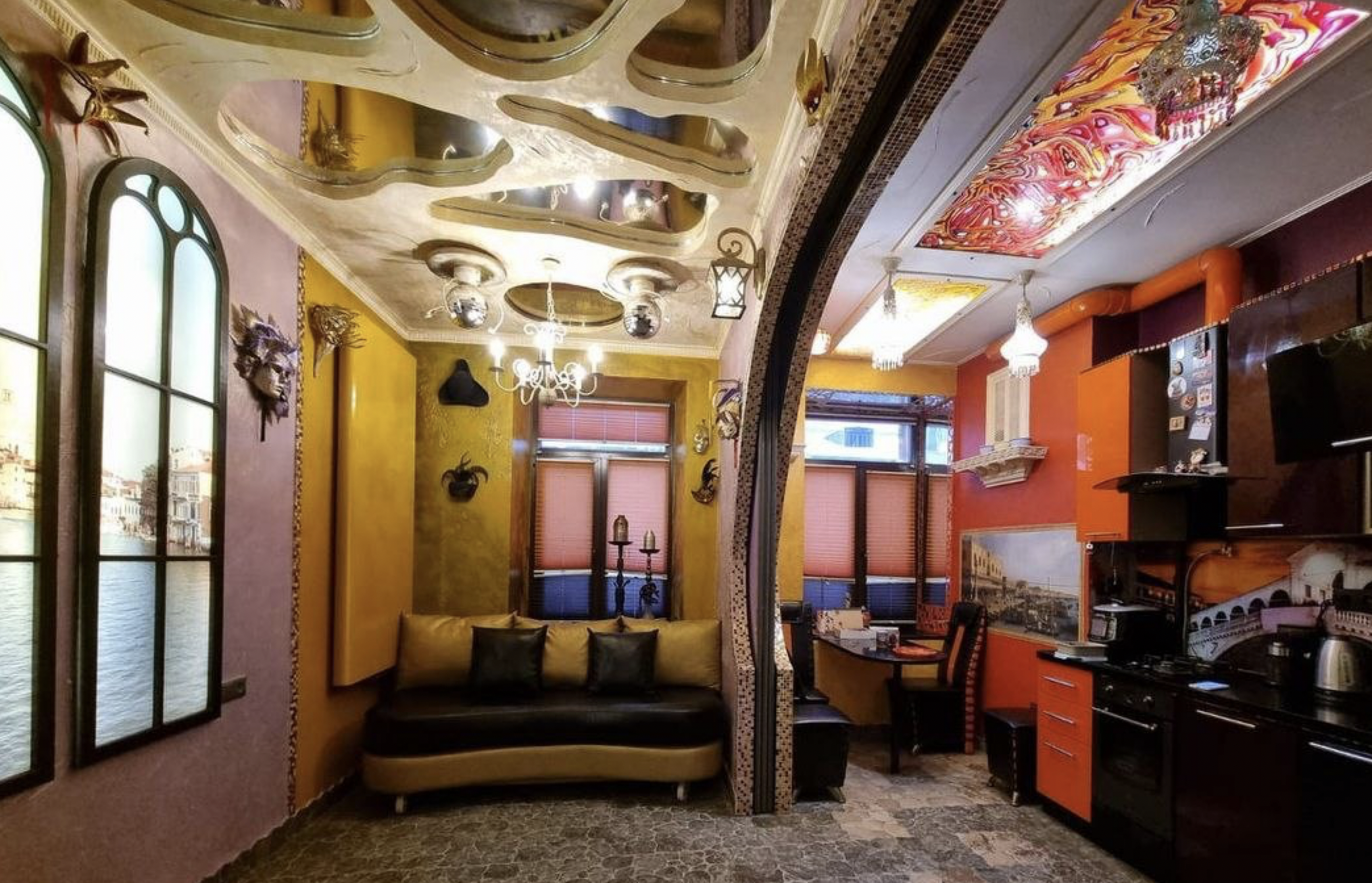 Odd Interiors (14 pics)