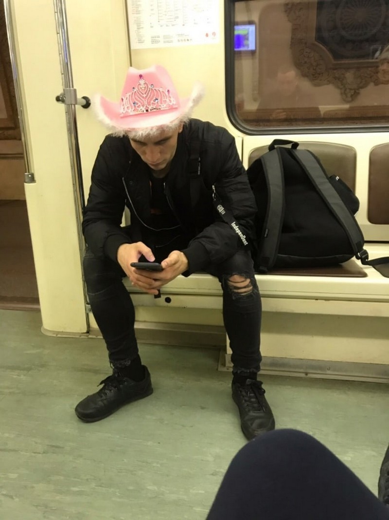 Strange People In The Subway (20 pics)