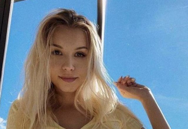 Braless Girls (46 pics)