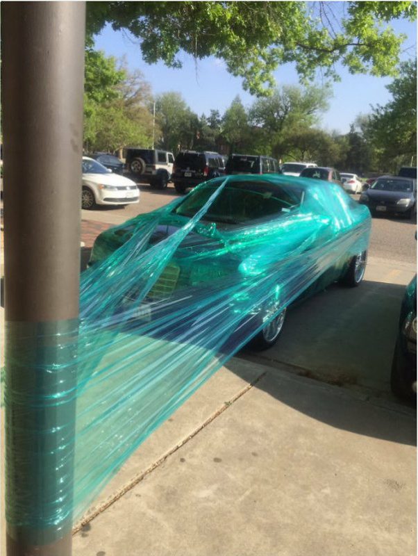 What Is Going On Here? (18 pics)