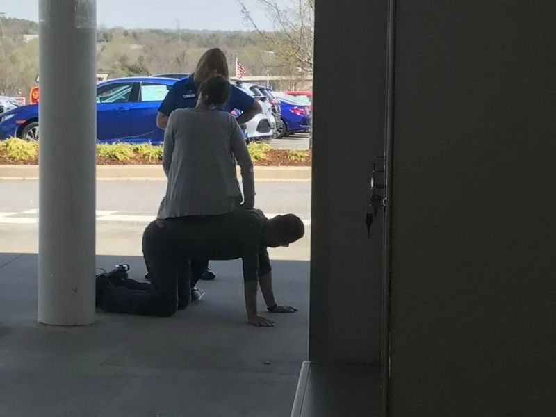What Is Going On Here? (18 pics)