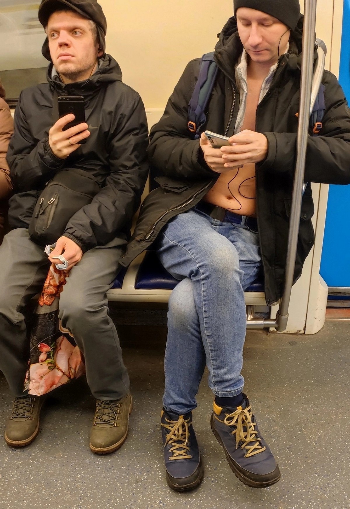Strange People In The Subway (19 pics)