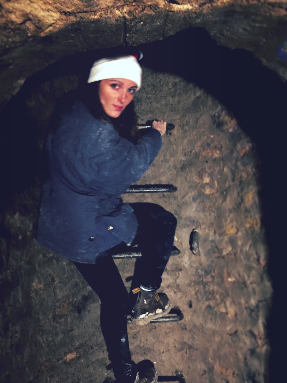 Abandoned Parisian Catacombs (35 pics)