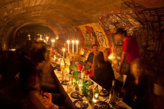 Abandoned Parisian Catacombs (35 pics)