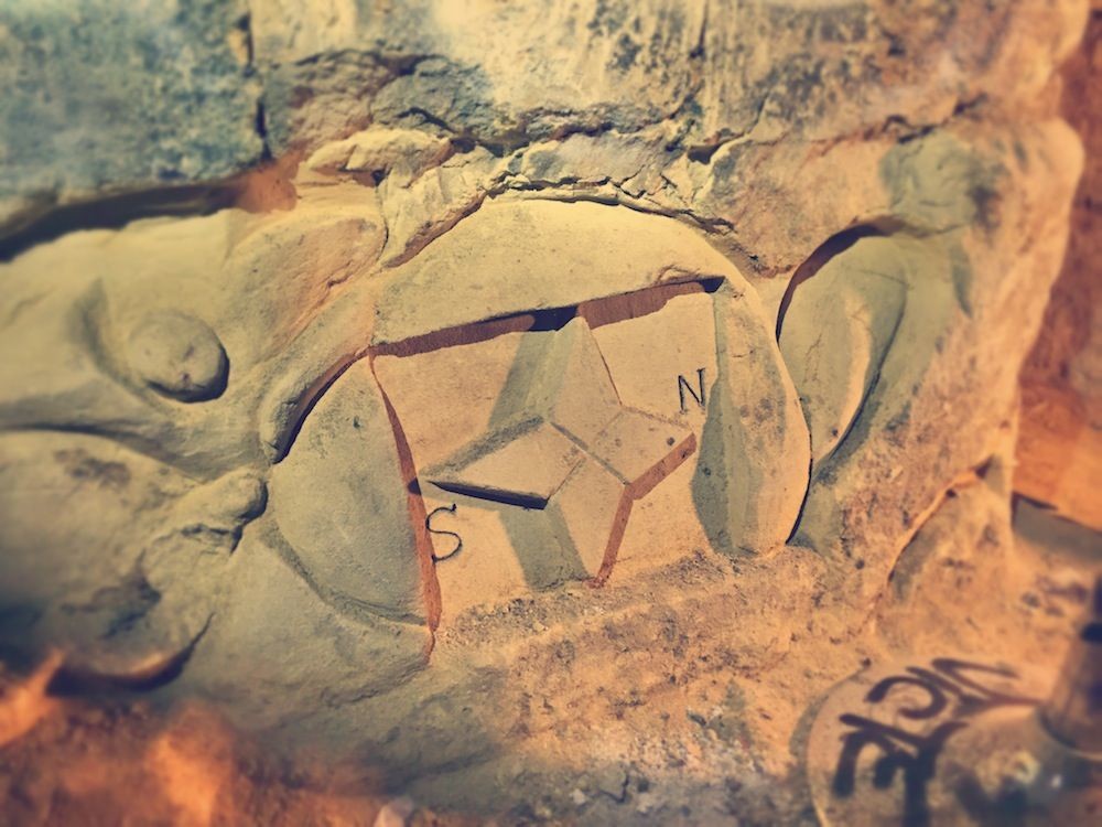 Abandoned Parisian Catacombs (35 pics)
