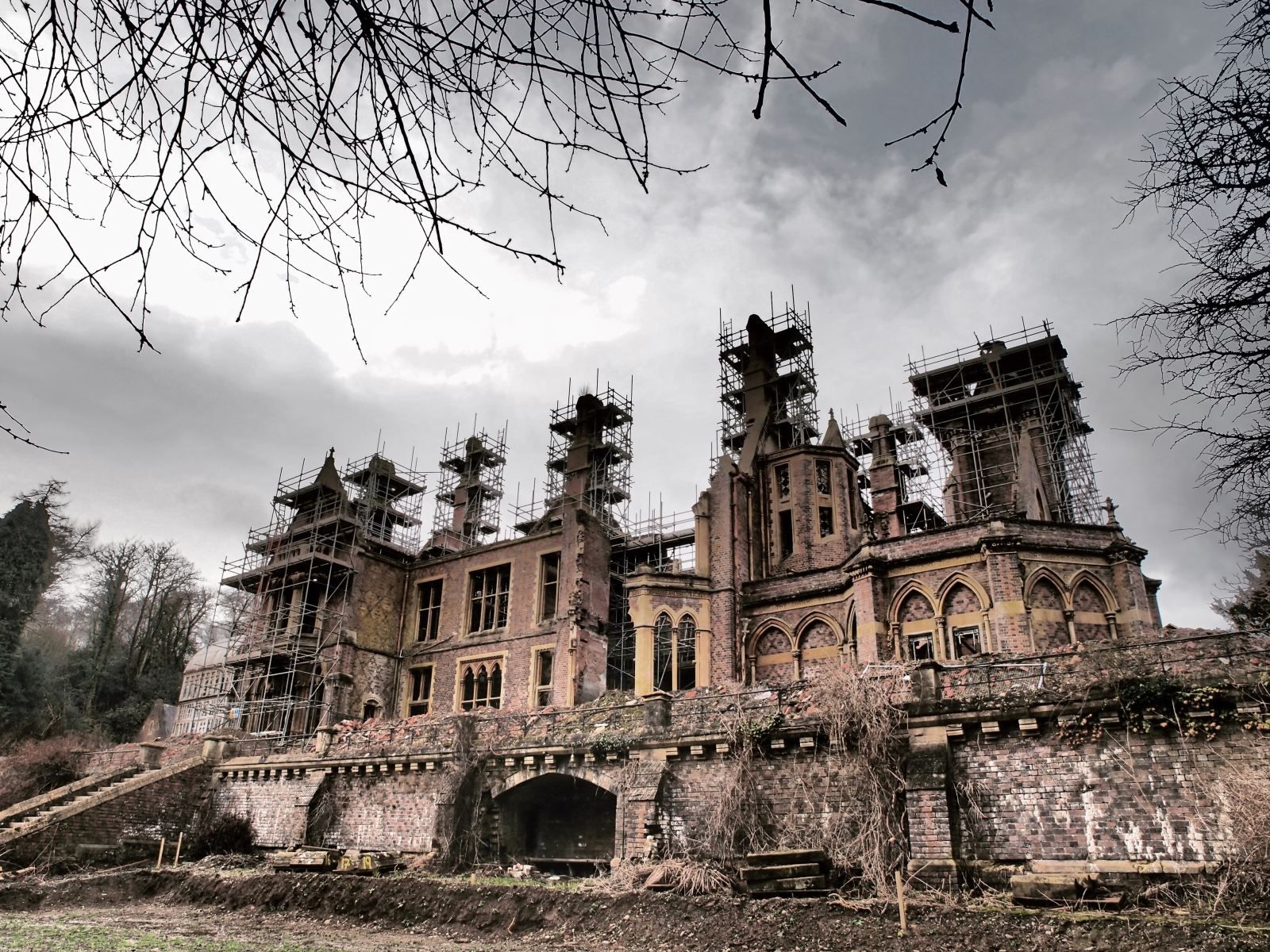 Atmospheric Abandoned Places (26 pics)