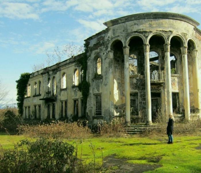 Atmospheric Abandoned Places (26 pics)