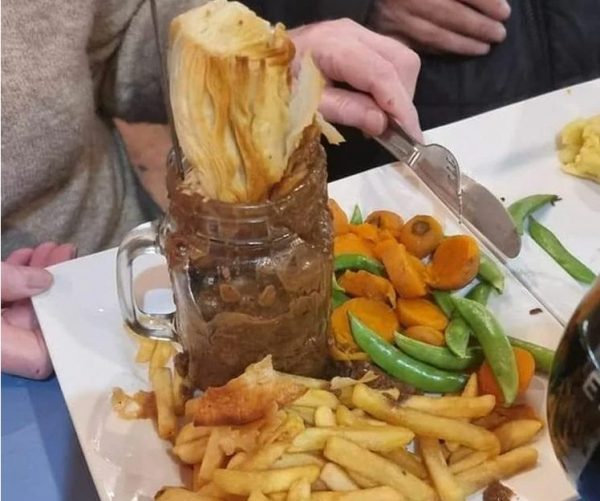 Weird Food Serving (36 pics)