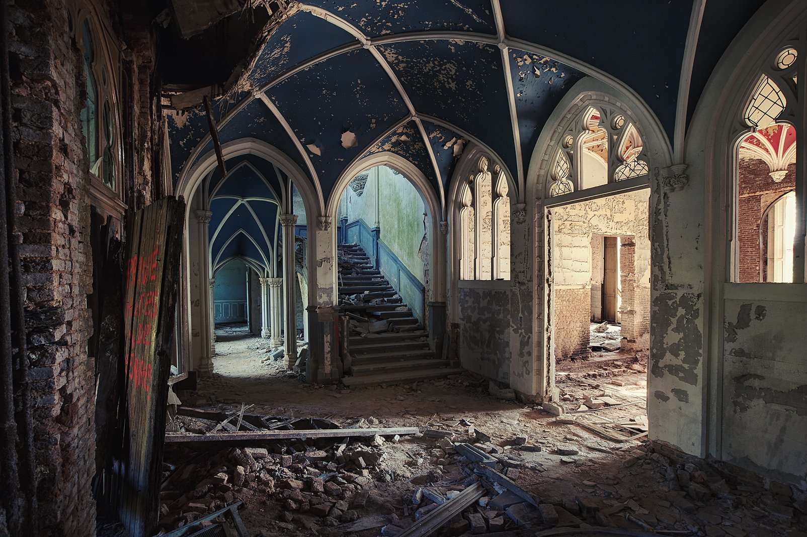 Atmospheric Abandoned Places (26 pics)