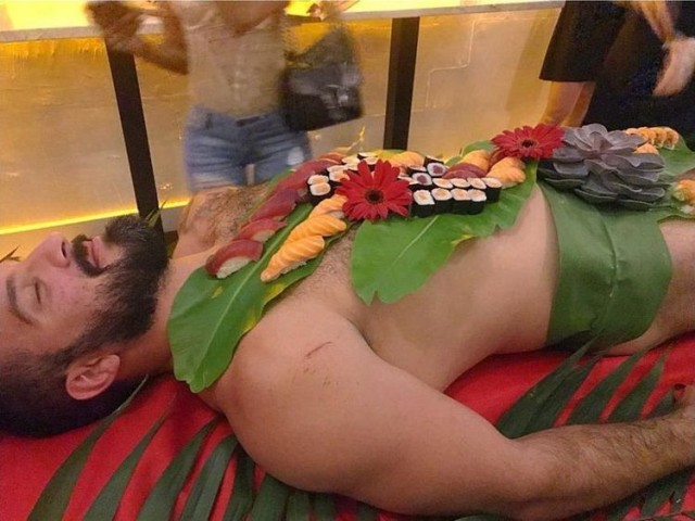 Weird Food Serving (36 pics)