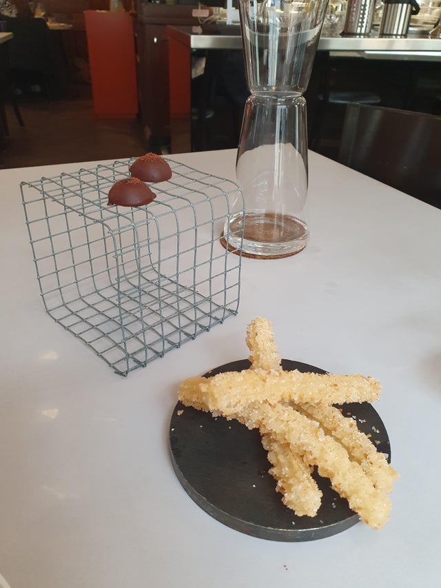 Weird Food Serving (36 pics)