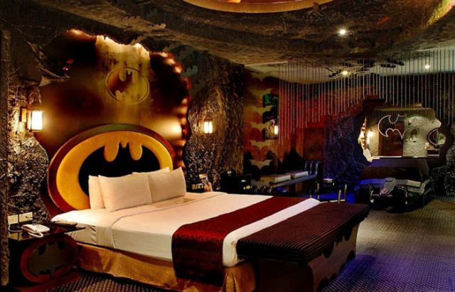 Odd Interiors (25 pics)