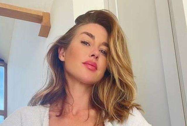 Braless Girls (48 pics)