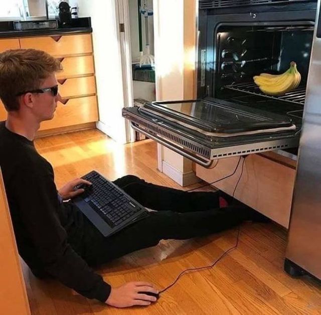 What Is Going On Here? (58 pics)