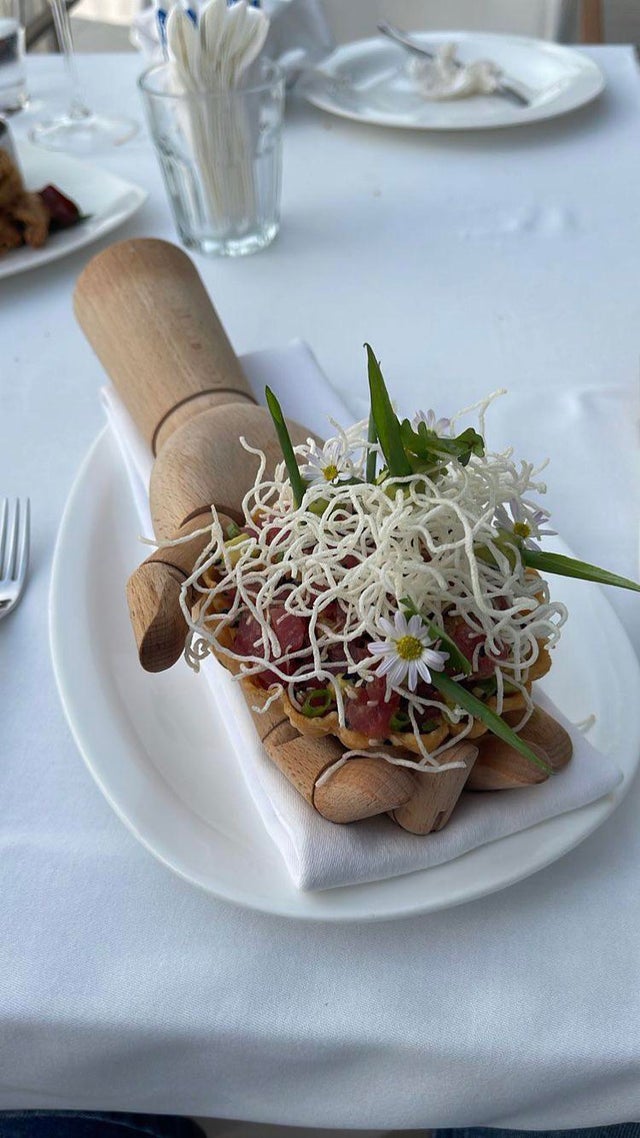 Weird Food Serving (22 pics)