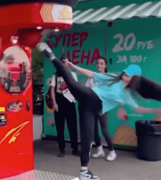 Acid GIFs, March 3 (25 gifs)